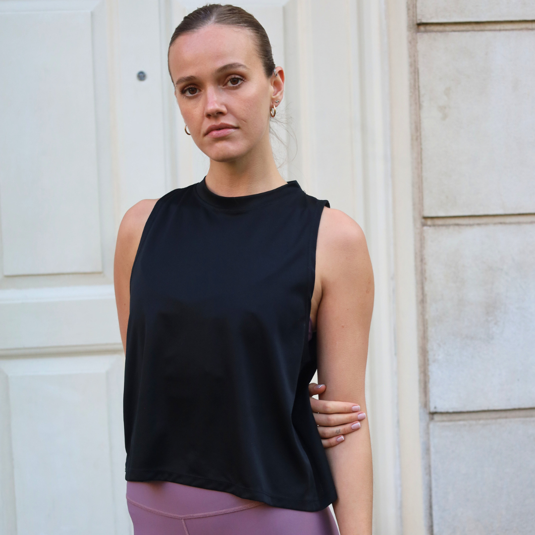 Polera deportiva María negra