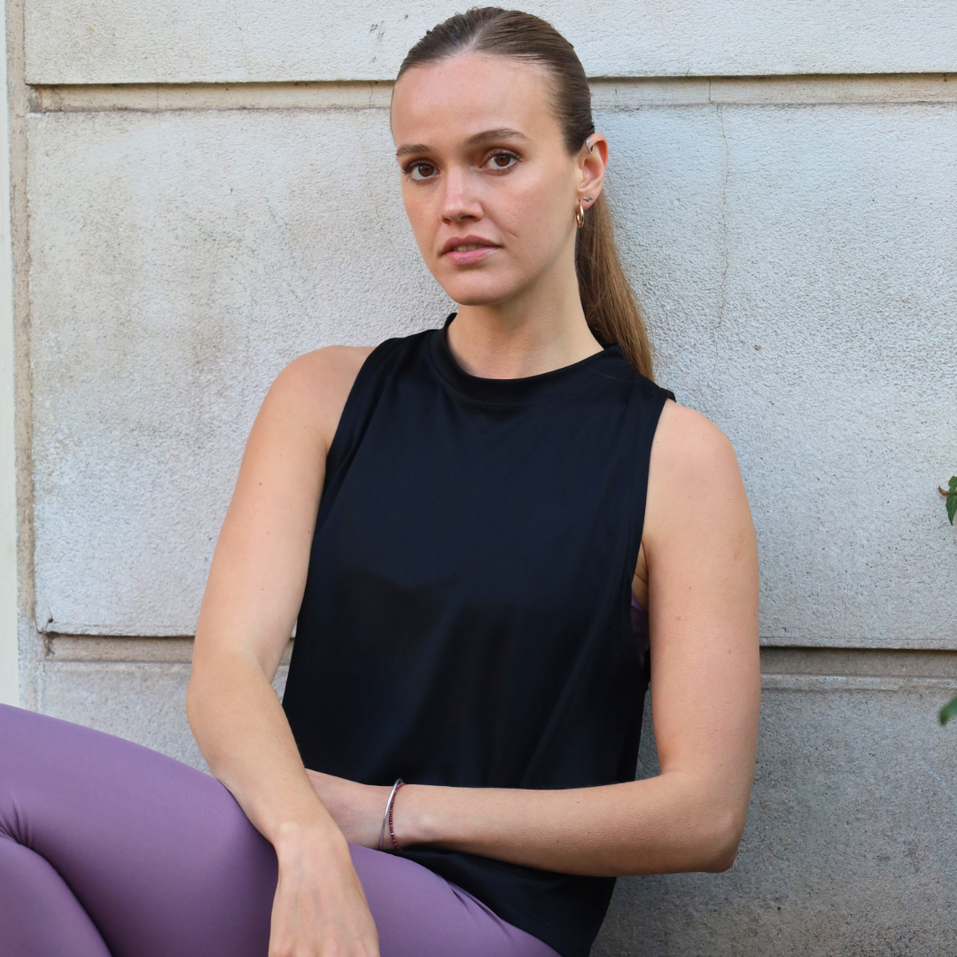 Polera deportiva María negra