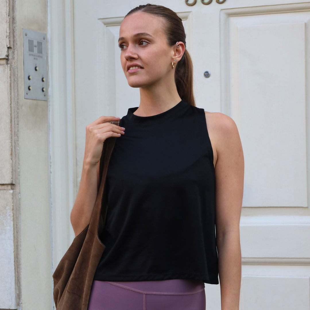 Polera deportiva María negra