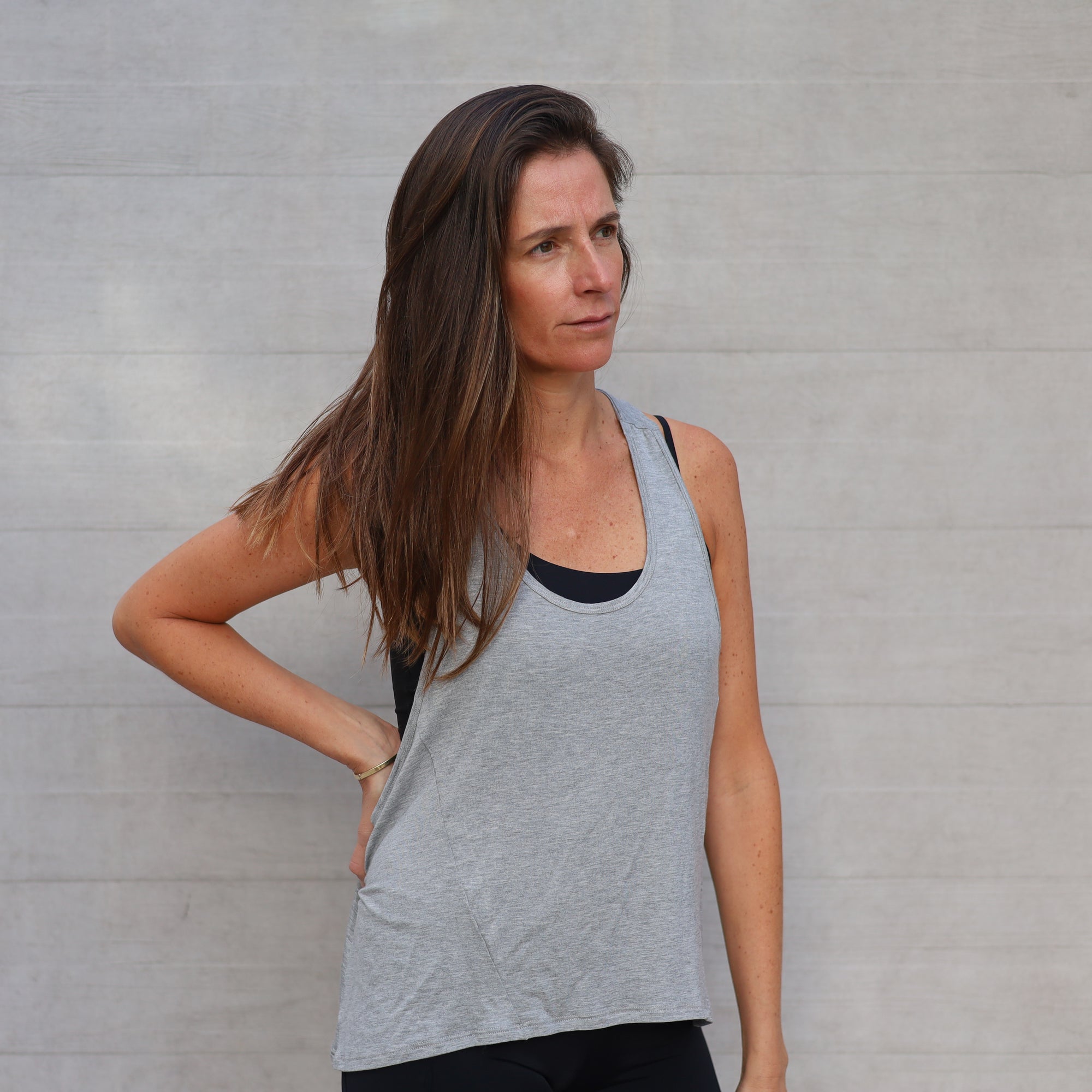 Sudadera gris