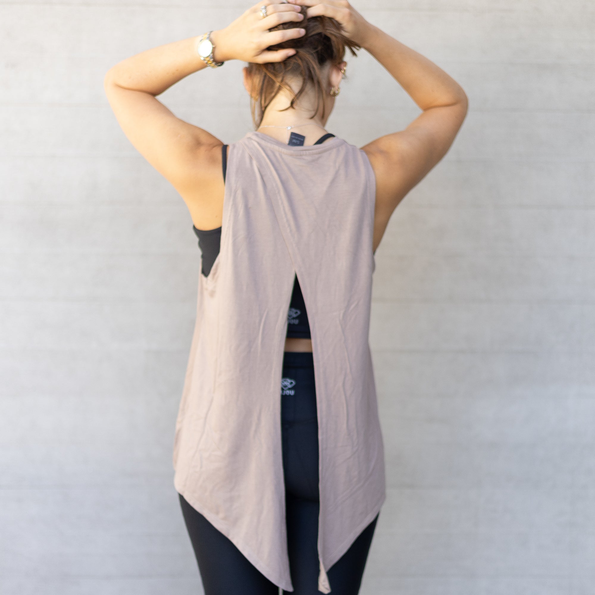 Polera deportiva Ana beige